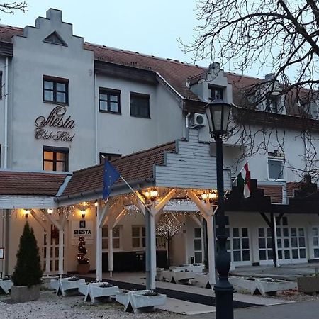 Siesta Club Apartman Harkany Exterior photo