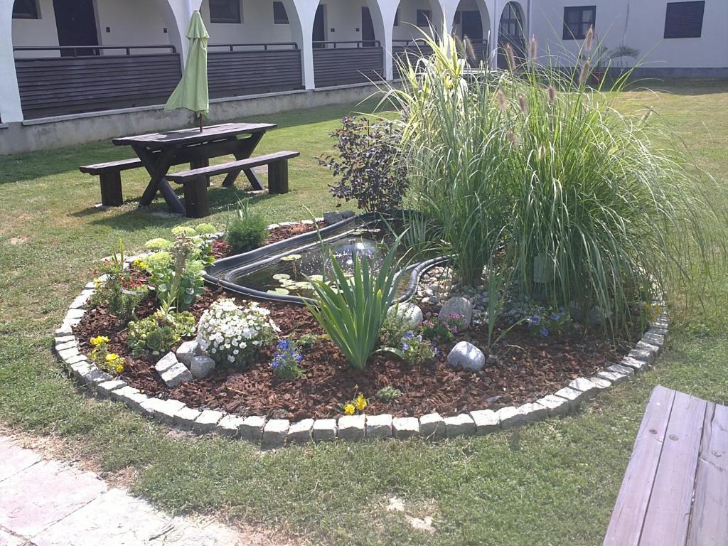 Siesta Club Apartman Harkany Exterior photo