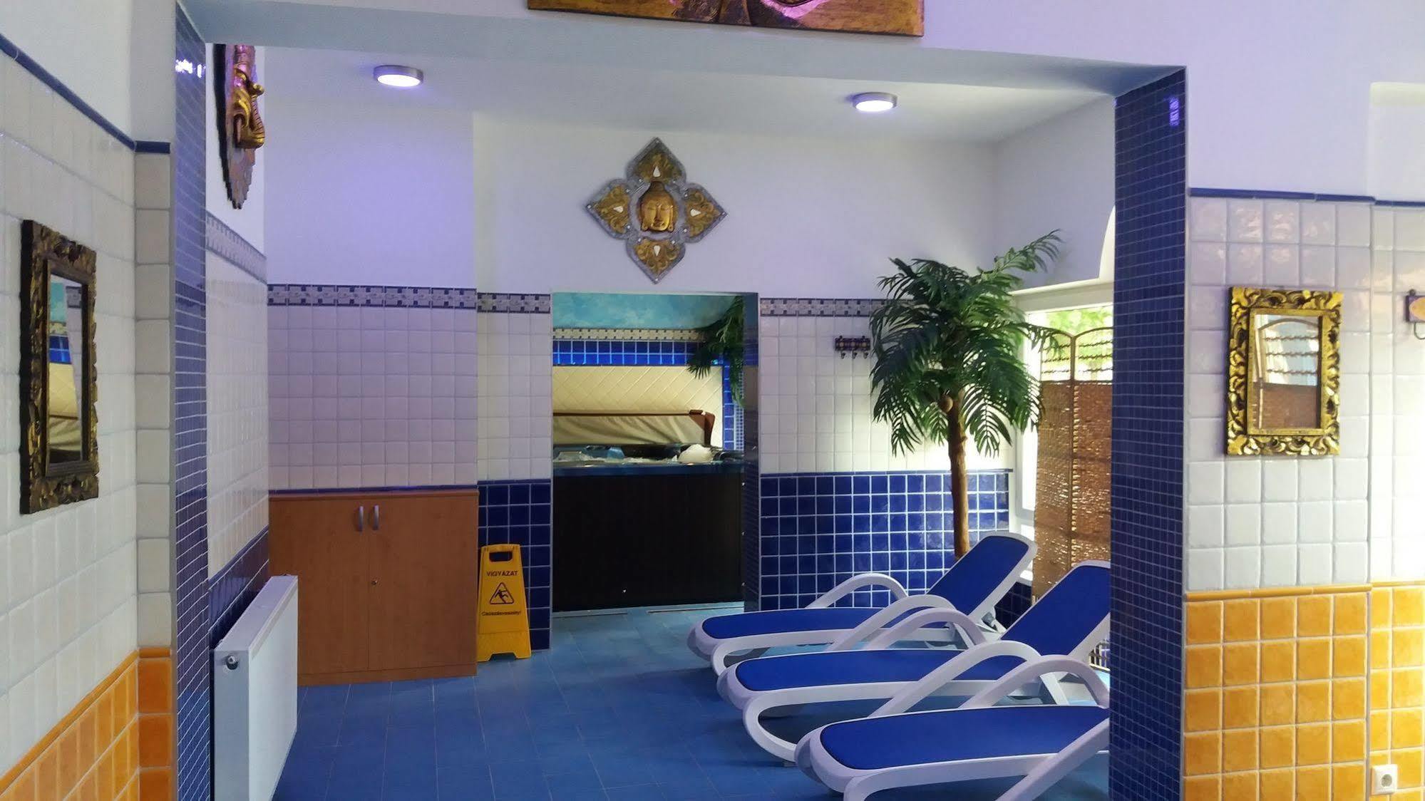 Siesta Club Apartman Harkany Exterior photo