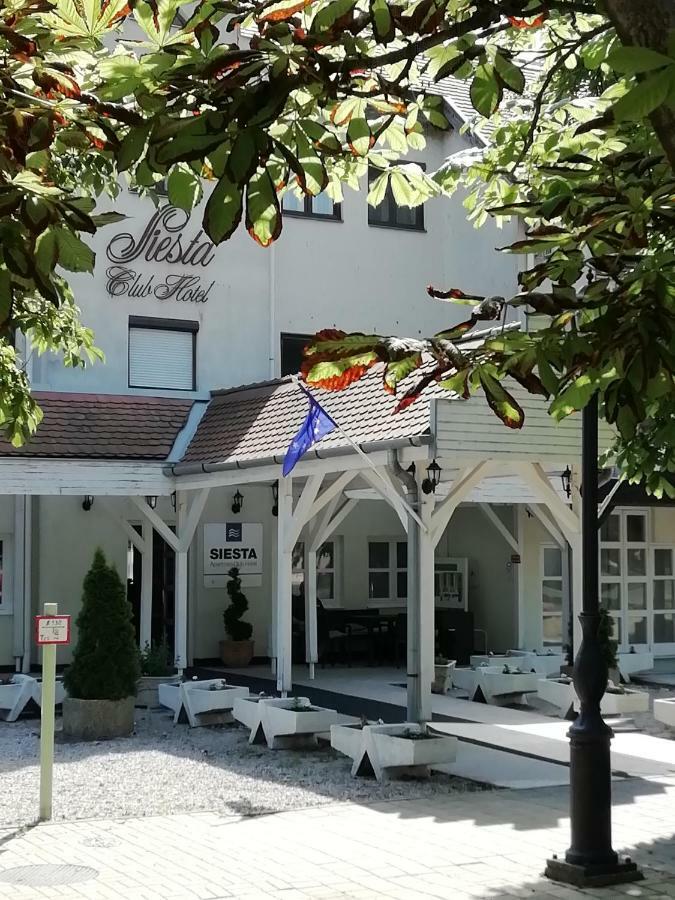 Siesta Club Apartman Harkany Exterior photo