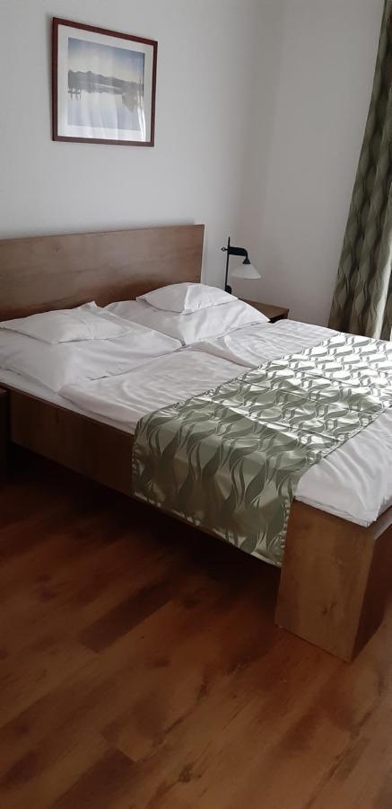 Siesta Club Apartman Harkany Exterior photo